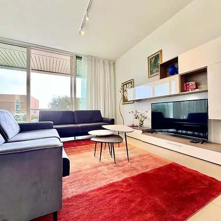 The Olive Retreat Villa, Coast 팔라서