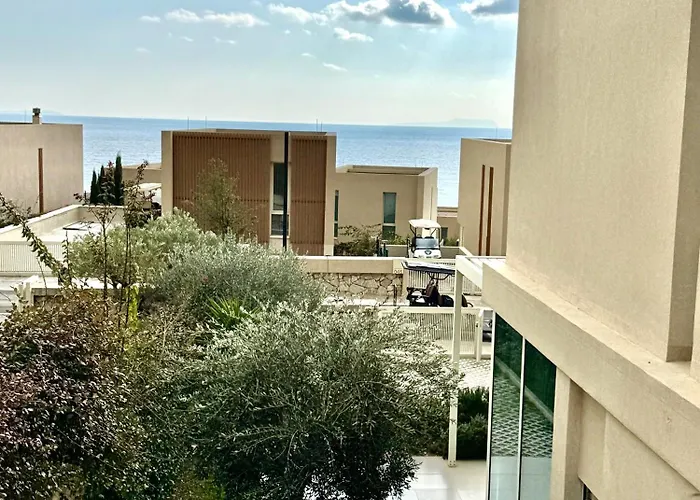 The Olive Retreat Villa, Coast *